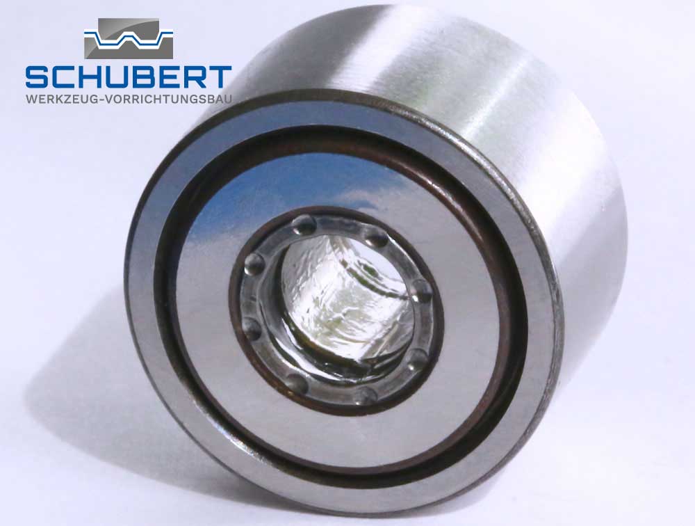 Roller bearing undercut tool